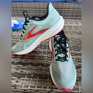 *sold* Brooks Launch6 Running Shoes!